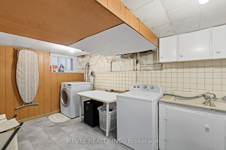 Photo 27 at 197 Balmoral Avenue S, Delta, Hamilton