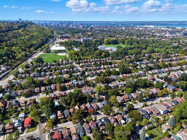 Photo 31 at 197 Balmoral Avenue S, Delta, Hamilton