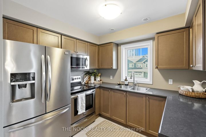 Photo 10 at 12 Tabaret Crescent, Windfields, Oshawa