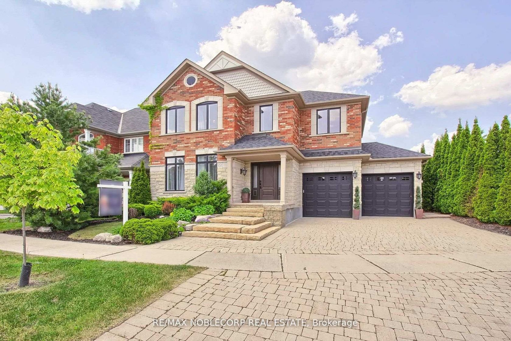 22 Escapade Drive, Jefferson, Richmond Hill 