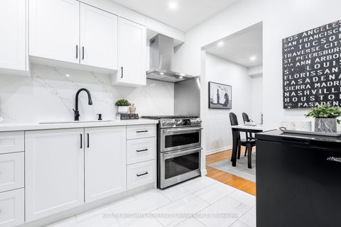 Photo 11 at 84 Lowry Square, Malvern, Toronto