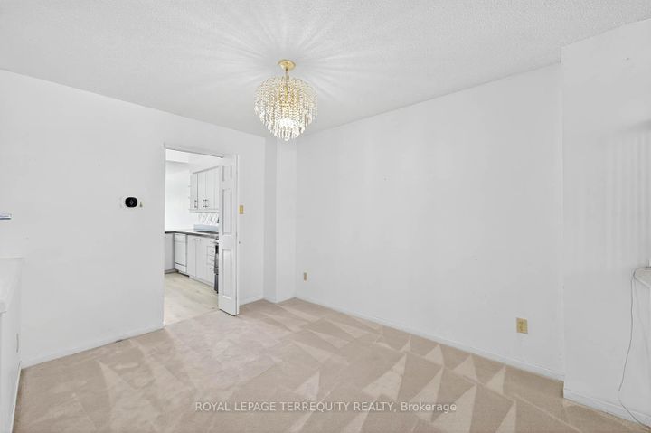 Photo 6 at 130 Whistling Hills Drive, Milliken, Toronto