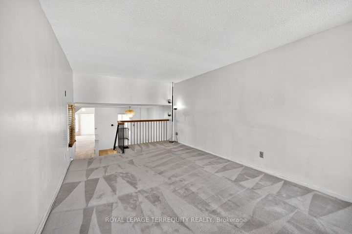 Photo 13 at 130 Whistling Hills Drive, Milliken, Toronto