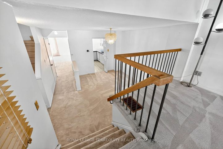 Photo 14 at 130 Whistling Hills Drive, Milliken, Toronto