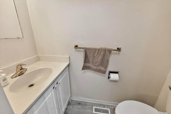 Photo 22 at 130 Whistling Hills Drive, Milliken, Toronto
