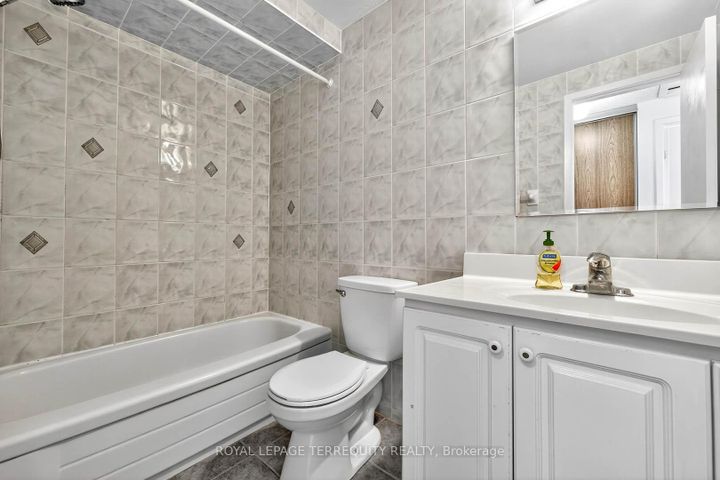 Photo 31 at 130 Whistling Hills Drive, Milliken, Toronto