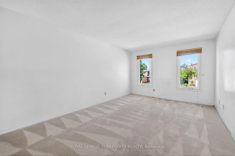 Photo 11 at 130 Whistling Hills Drive, Milliken, Toronto