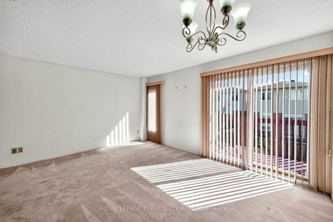 Photo 17 at 130 Whistling Hills Drive, Milliken, Toronto