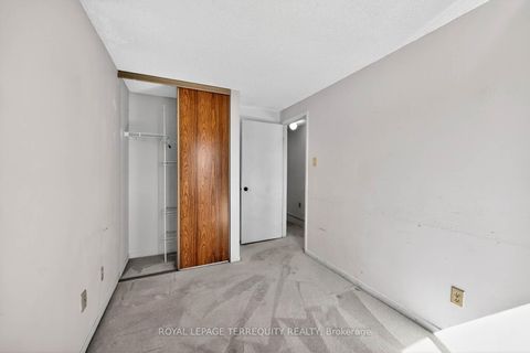 Photo 30 at 130 Whistling Hills Drive, Milliken, Toronto