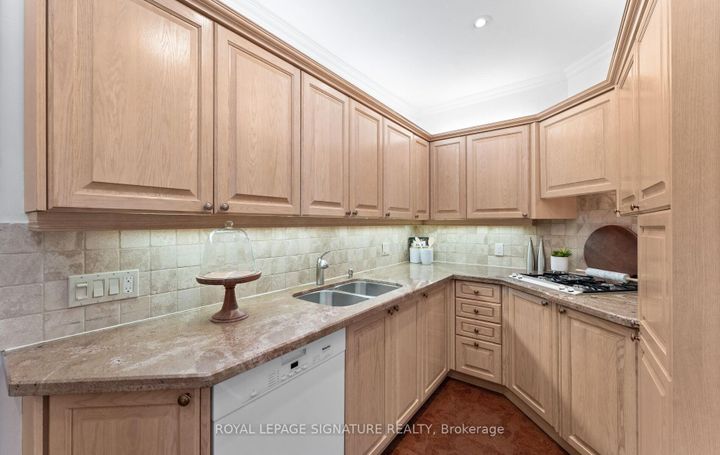 Photo 10 at 45 Hillsdale Avenue W, Eglinton, Toronto