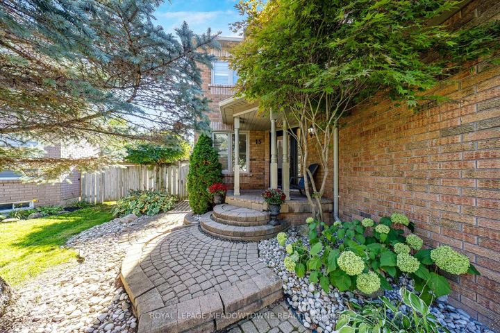 Photo 4 at 15 Harriet Street, Georgetown, Halton Hills