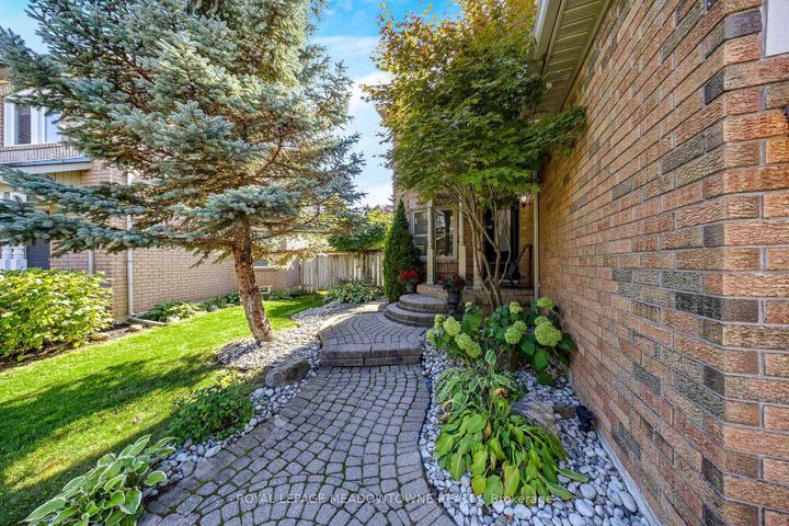 Photo 6 at 15 Harriet Street, Georgetown, Halton Hills