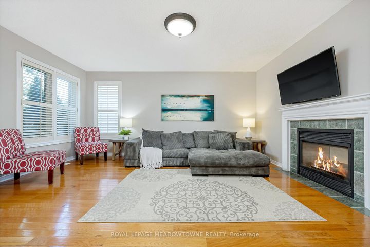 Photo 9 at 15 Harriet Street, Georgetown, Halton Hills