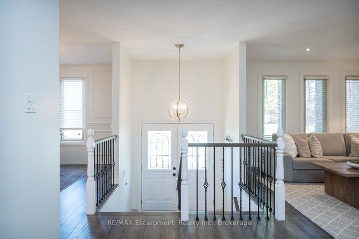 Photo 1 at 45 Amberwood Street, Stoney Creek Mountain, Hamilton