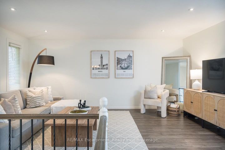 Photo 3 at 45 Amberwood Street, Stoney Creek Mountain, Hamilton