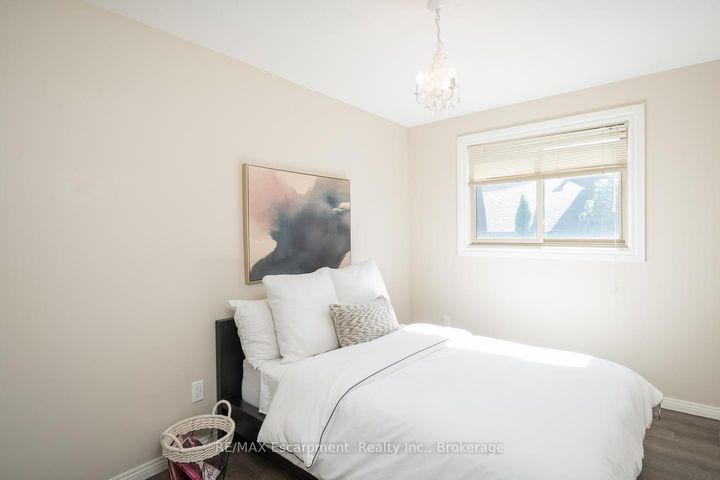 Photo 18 at 45 Amberwood Street, Stoney Creek Mountain, Hamilton