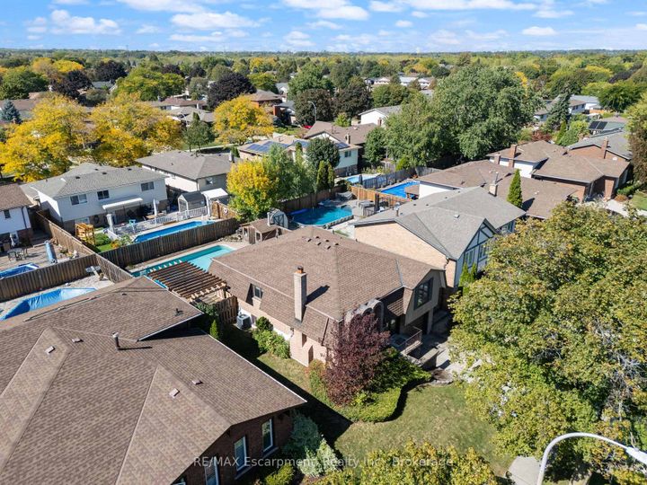 Photo 34 at 45 Amberwood Street, Stoney Creek Mountain, Hamilton