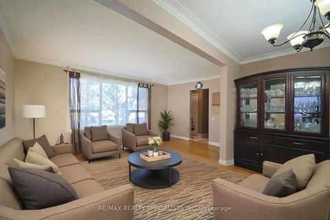 Photo 8 at 127 Flora Drive, Dorset Park, Toronto