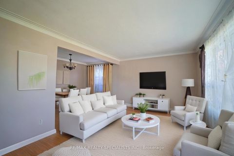 Photo 9 at 127 Flora Drive, Dorset Park, Toronto