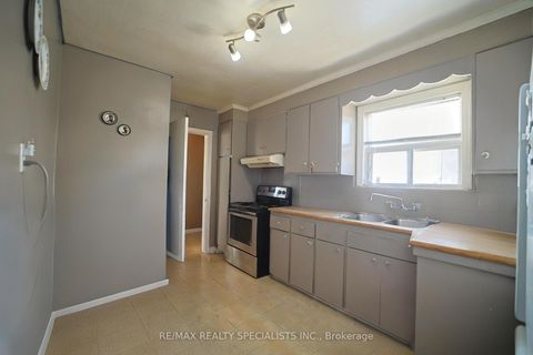 Photo 10 at 127 Flora Drive, Dorset Park, Toronto