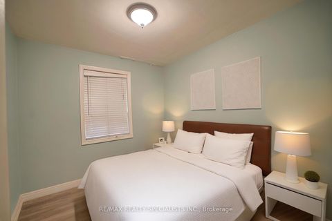 Photo 13 at 127 Flora Drive, Dorset Park, Toronto