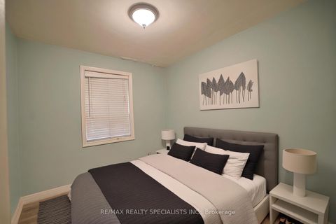 Photo 14 at 127 Flora Drive, Dorset Park, Toronto