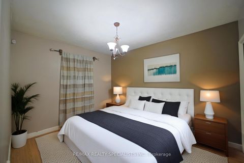 Photo 18 at 127 Flora Drive, Dorset Park, Toronto