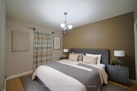 Photo 19 at 127 Flora Drive, Dorset Park, Toronto