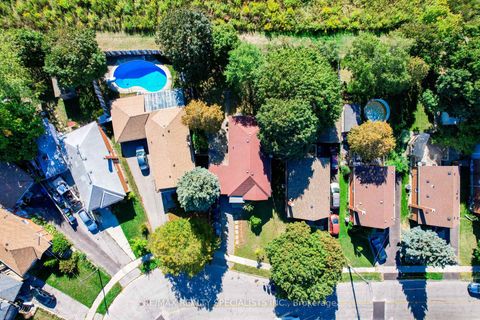 Photo 32 at 127 Flora Drive, Dorset Park, Toronto