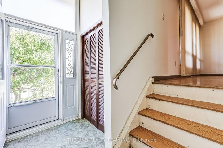Photo 4 at 260 Apache Trail, Pleasant View, Toronto