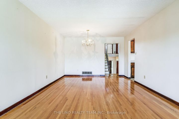 Photo 6 at 260 Apache Trail, Pleasant View, Toronto