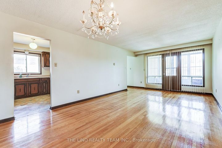 Photo 7 at 260 Apache Trail, Pleasant View, Toronto
