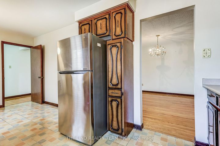 Photo 11 at 260 Apache Trail, Pleasant View, Toronto