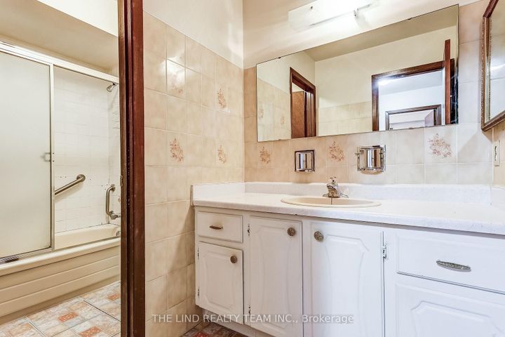 Photo 21 at 260 Apache Trail, Pleasant View, Toronto