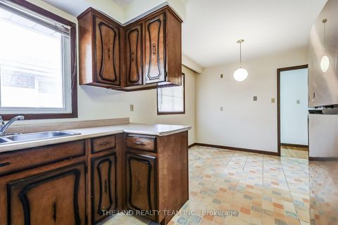 Photo 13 at 260 Apache Trail, Pleasant View, Toronto