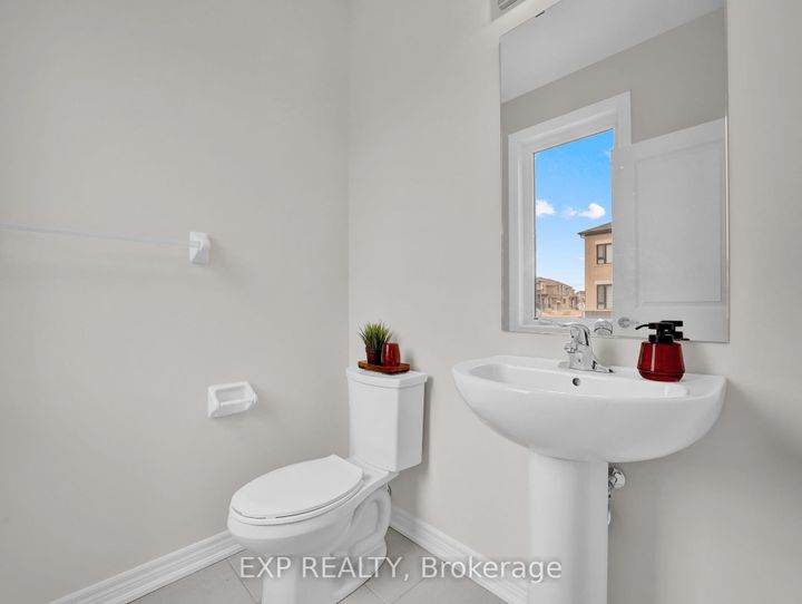Photo 8 at 795 Apple Terrace, CB Cobban, Milton
