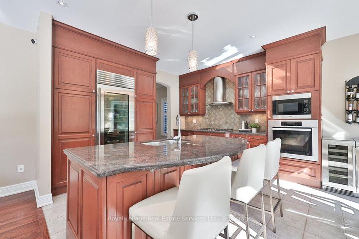 Photo 12 at 2218 Hampstead Road, RO River Oaks, Oakville