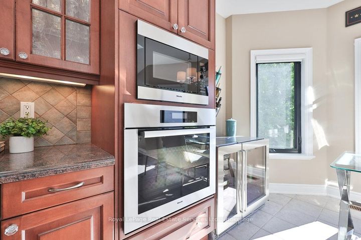 Photo 13 at 2218 Hampstead Road, RO River Oaks, Oakville