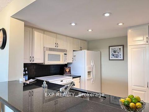 Photo 4 at 705 - 725 King Street W, Niagara, Toronto