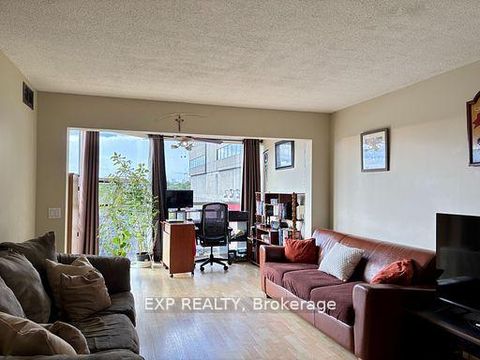 Photo 8 at 705 - 725 King Street W, Niagara, Toronto