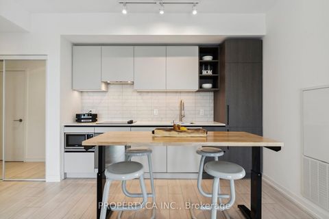 Photo 3 at 4102 - 55 Mercer Street, Waterfront Communities C1, Toronto