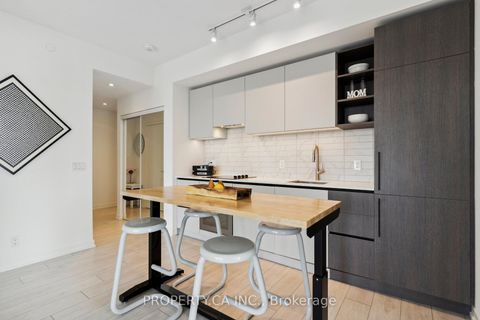 Photo 4 at 4102 - 55 Mercer Street, Waterfront Communities C1, Toronto