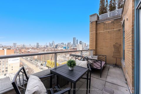 Photo 17 at 1406 - 438 Richmond Street W, Waterfront Communities C1, Toronto