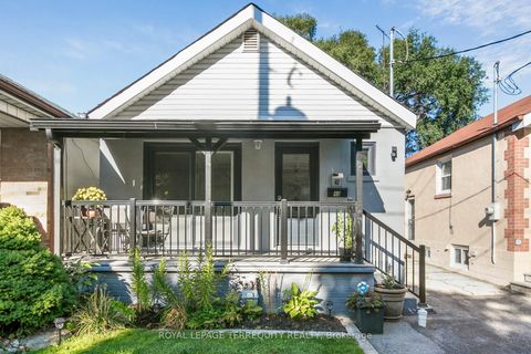 Photo 2 at 40 Haverson Boulevard, Eglinton West, Toronto