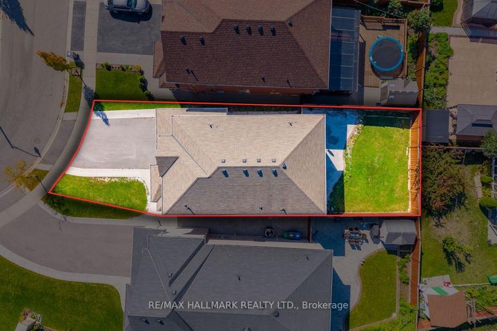 Photo 2 at 18 Morrow Bay Drive, Bram East, Brampton