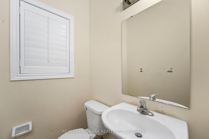Photo 5 at 18 Morrow Bay Drive, Bram East, Brampton