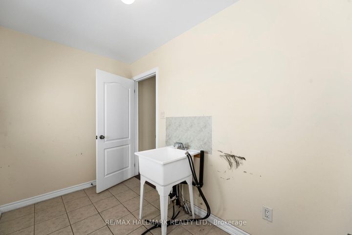 Photo 12 at 18 Morrow Bay Drive, Bram East, Brampton