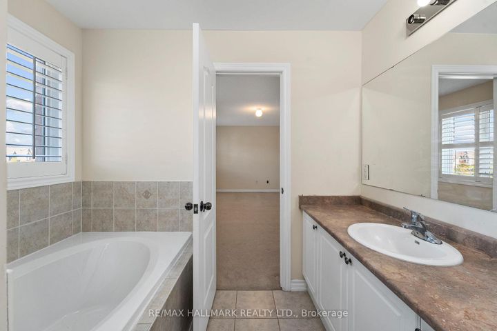 Photo 21 at 18 Morrow Bay Drive, Bram East, Brampton