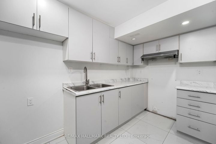 Photo 27 at 18 Morrow Bay Drive, Bram East, Brampton