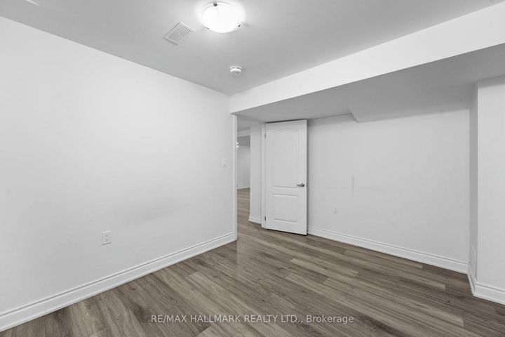 Photo 33 at 18 Morrow Bay Drive, Bram East, Brampton